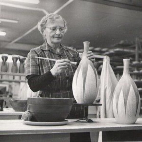 'paprika' 1018 ceramic vase, Upsala-Ekeby, Sweden 1949-69. - Picture 8 of 10